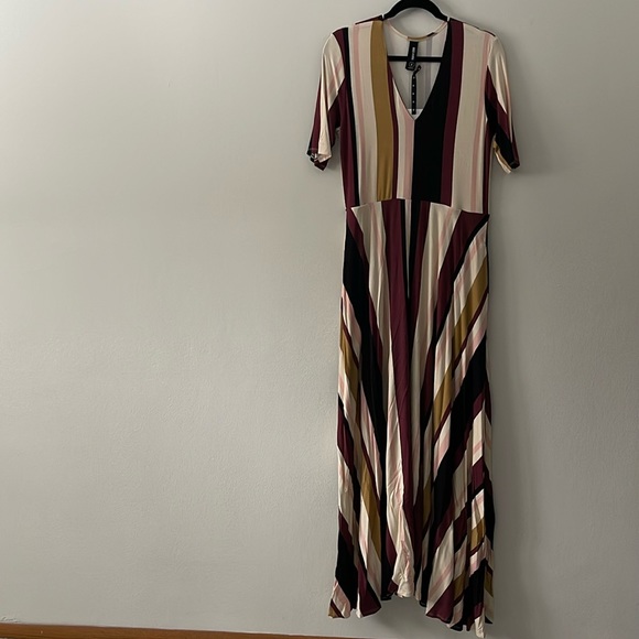 Agnes & Dora Varied Stripe Maxi with pockets - Picture 1 of 5